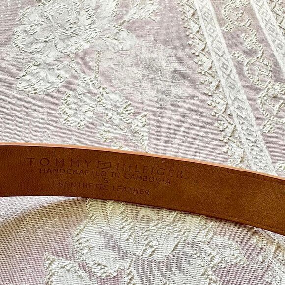 Tommy Hilfiger Women's Caramel Brown Belt - Picture 4 of 5